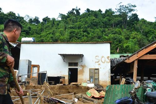 Cử tri Kỳ Sơn kiến nghị sớm triển khai quy hoạch, sắp xếp, bố trí ổn định dân cư bị ảnh hưởng bởi thiên tai