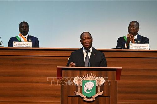 Tổng thống Côte d'Ivoire bãi nhiệm thủ tướng, giải tán chính phủ