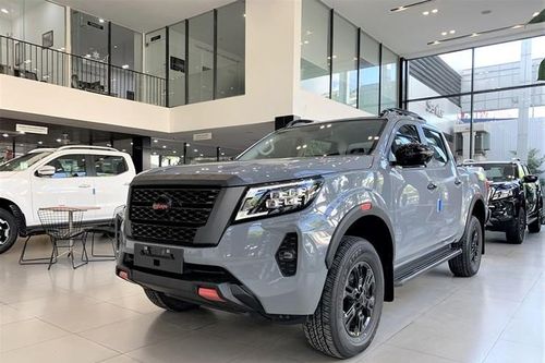 Nissan Việt Nam tung ưu đãi 100% phí trước bạ cho Almera và Navara