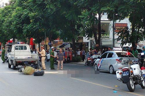 Hà Nội: Tìm nhân chứng vụ tai nạn chết người giữa xe buýt và xe máy
