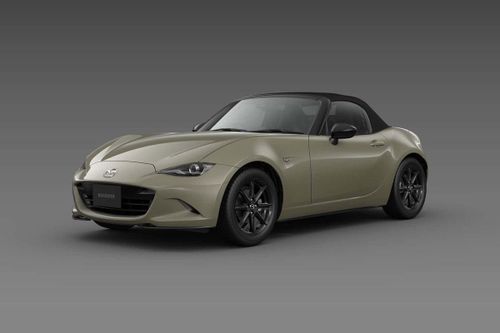 Mazda giới thiệu xe mui trần giá khởi điểm chỉ hơn 460 triệu đồng