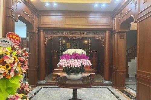 Các cầu thủ tậu xe tiền tỷ sau cưới vợ, riêng anh chàng độc thân này lại 'flex biệt thự' không thể định giá