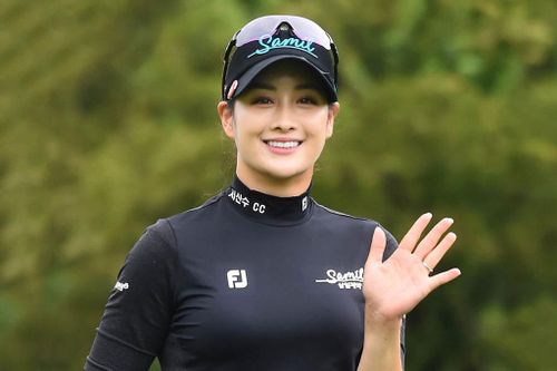 Vẻ đẹp 'gây mê' của nữ golf thủ người Hàn Quốc