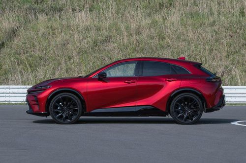 Toyota giới thiệu xe SUV hoàn toàn mới: Thiết kế đẹp mê ly, giá 944 triệu đồng