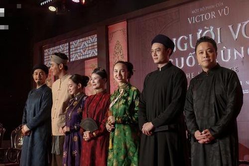 Diễn viên phim 'Người vợ cuối cùng' đồng loạt diện cổ phục đầy ấn tượng trong ngày ra mắt