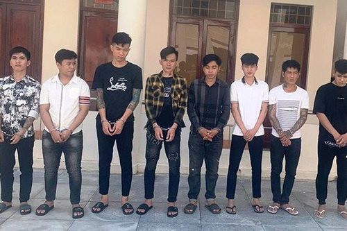 Nhóm đối tượng cầm hung khí đi 'huyết chiến' bị khởi tố