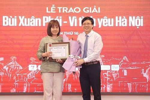 Festival Thu Hà Nội 2023 nhận giải thưởng 'Việc làm - Vì tình yêu Hà Nội'