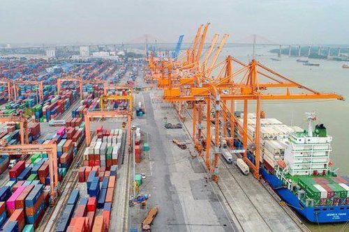 Chuyên gia: Tăng trưởng kinh tế Việt Nam vẫn có thể đạt 5,8%