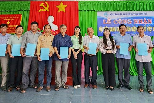 Công nhận 11 nam giới là hội viên danh dự Hội Liên hiệp Phụ nữ Việt Nam