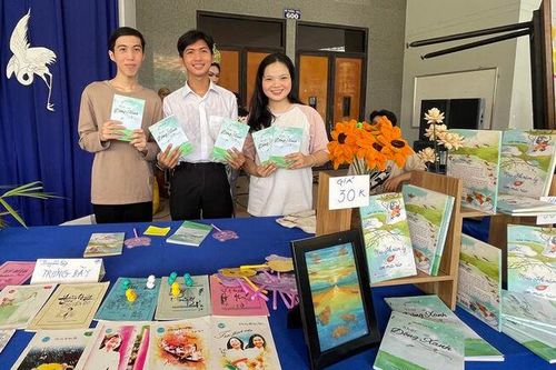 Rộn ràng Ngày hội của những người yêu văn thơ