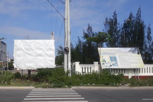 Cần thay mới pa nô tuyên truyền