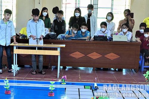 Đẩy mạnh hoạt động 'Stem Robotics' trong trường học