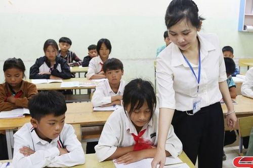 Huy động nguồn lực xây dựng trường học đạt chuẩn quốc gia