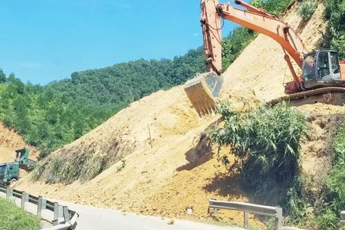 Nâng cấp đảm bảo an toàn giao thông Quốc lộ 49 Huế - A Lưới