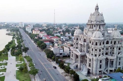 Cận cảnh lâu đài đồ sộ hàng nghìn tỷ đồng trên đất 'vàng' Phú Thọ