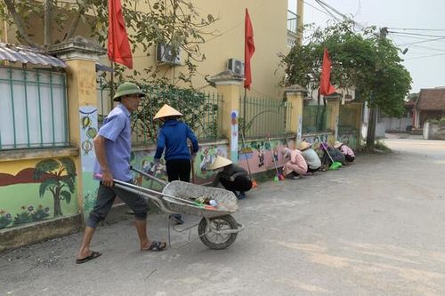 Ra quân tổng vệ sinh môi trường hướng tới kỷ niệm ngày truyền thống Thủy Nguyên quật khởi