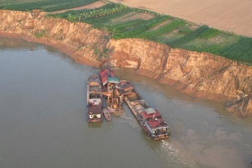 Tuyên Quang: Sơn Dương tăng cường giám sát hoạt động khai thác cát sỏi trên sông Lô