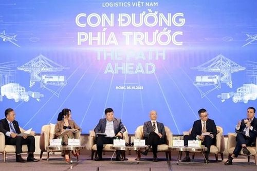 Gỡ nút thắt logistics: Không thể chậm trễ hơn