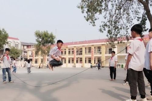 Giúp học sinh thoát 'thế giới ảo' bằng văn hóa dân tộc