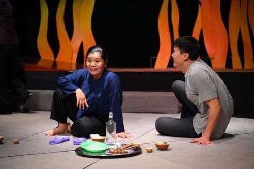Tú Sương trở lại sân khấu kịch