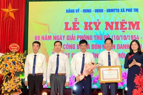 Phú Thị đón nhận danh hiệu xã đạt chuẩn nông thôn mới nâng cao