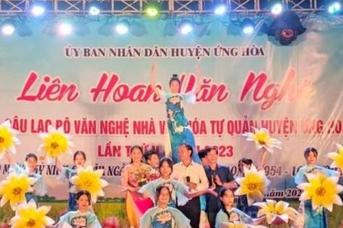 Huyện Ứng Hòa : Sôi động liên hoan văn nghệ các câu lạc bộ nhà văn hóa tự quản
