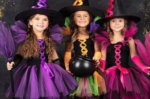 Thị trường đồ chơi Halloween: Phù thủy, siêu nhân 'sạch' hút người mua