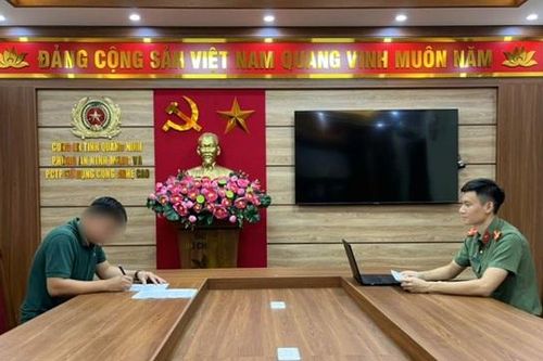 Nghịch dại trên mạng xã hội như nam thanh niên này quả là có một không hai, công an truy ra trong chốc lát
