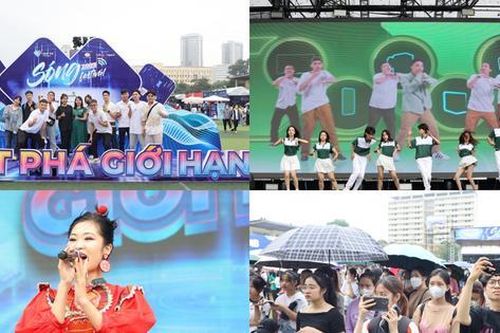 Sinh viên đội mưa đến nhận quà tại Ngày Thẻ Việt Nam - Sóng Festival 2023