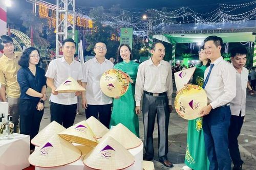 Đặc sắc các sản phẩm của huyện Thanh Trì tại hội chợ trái cây, nông sản