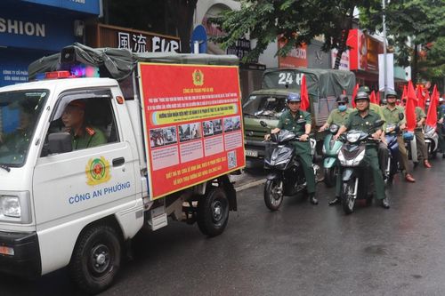 Phường Nguyễn Du (quận Hai Bà Trưng) ra quân cao điểm về trật tự đô thị