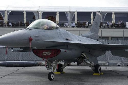 NATO-Nga có thể đụng độ nếu Ukraine nhận được máy bay F-16, tên lửa ATACMS