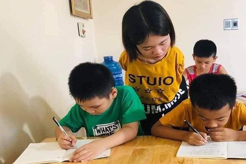 'Cô giáo không tay' gieo mầm ước mơ từ nghị lực phi thường