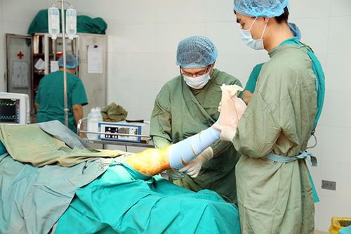 Còn khoảng cách giữa thực tiễn với chương trình đào tạo y dược cổ truyền