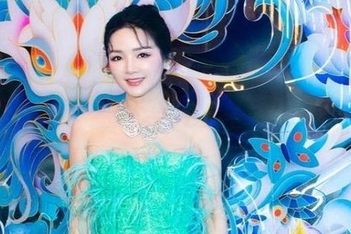 'Hack tuổi' đỉnh cao như Hoa hậu Giáng My