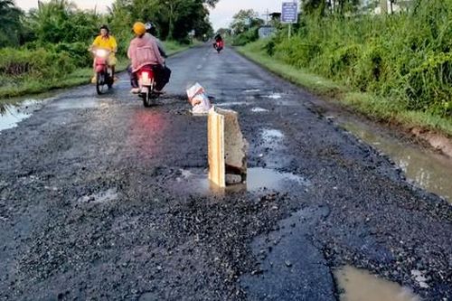 Tuyến quốc lộ 63 qua Cà Mau 'đau khổ' suốt nhiều năm vì đói vốn