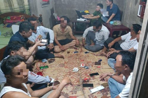 7 đối tượng sát phạt nhau trong rừng cao su