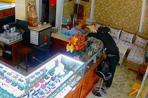 Nghi phạm cướp tiệm vàng ở Trà Vinh nợ nhiều, từng là trưởng phòng