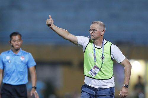 CLB Hà Nội chia tay HLV xuất sắc nhất V-League 2023