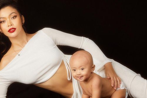 Á hậu Mâu Thủy gợi cảm sau sinh, lần đầu khoe con trai 6 tháng tuổi