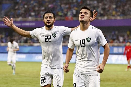 Olympic Uzbekistan giành HCĐ bóng đá nam ASIAD 19