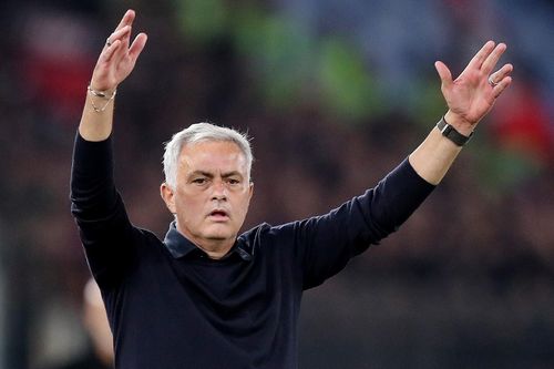 Mourinho tuyên bố sang Saudi Arabia