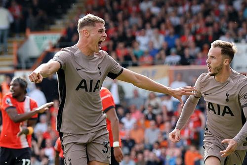 Thắng quả cảm, Tottenham lên ngôi đầu Ngoại hạng Anh