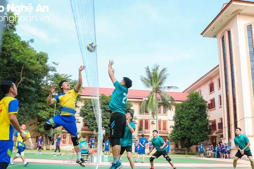 Hơn 100 vận động viên tham gia Giải thể thao kỷ niệm 93 năm ngày truyền thống Văn phòng Cấp ủy