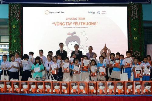 'Vòng tay yêu thương' - kết nối, hỗ trợ trẻ em có hoàn cảnh khó khăn