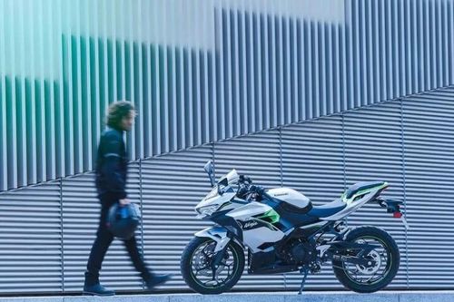 Kawasaki trình làng Ninja chạy điện, siêu xịn, giá từ 178 triệu đồng