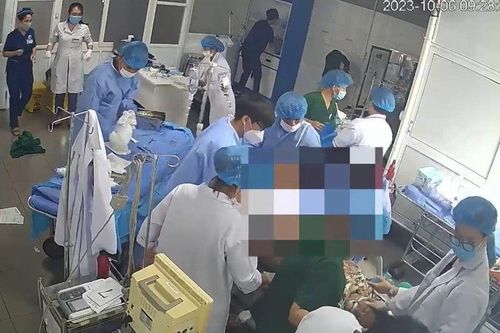 Nghẹt thở hàng chục y, bác sĩ cứu sống sản phụ ngưng tim, ngưng thở
