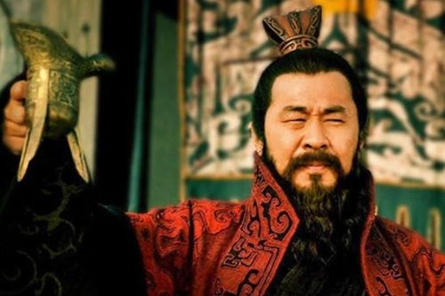 Tào Tháo khoản đãi Quan Vũ không bạc, vì sao Quan Vũ không bao giờ chấp nhận theo Tào Ngụy?