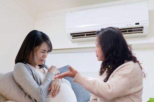 Vừa thấy chùm vải trong lễ đầy tháng con trai, vợ tôi òa khóc rồi ném ra sân