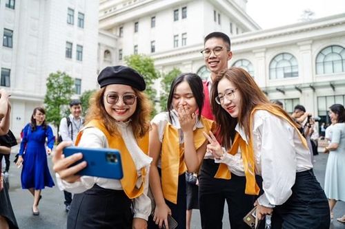 Hình ảnh lễ Khai giảng đặc biệt của VinUni
